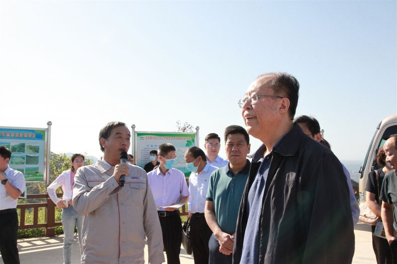 
				   
					河南省人大常委會黨組副書記、副主任馬懿一行到洛陽黃河同力調(diào)研
				 